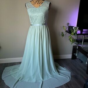 Amazon Green Sleeveless V-neck Maxi Gown for Weddings